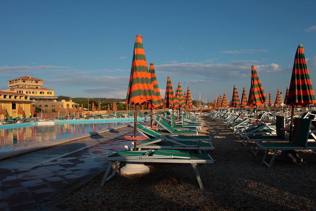Sunbay Park Hotel Civitavecchia Kültér fotó
