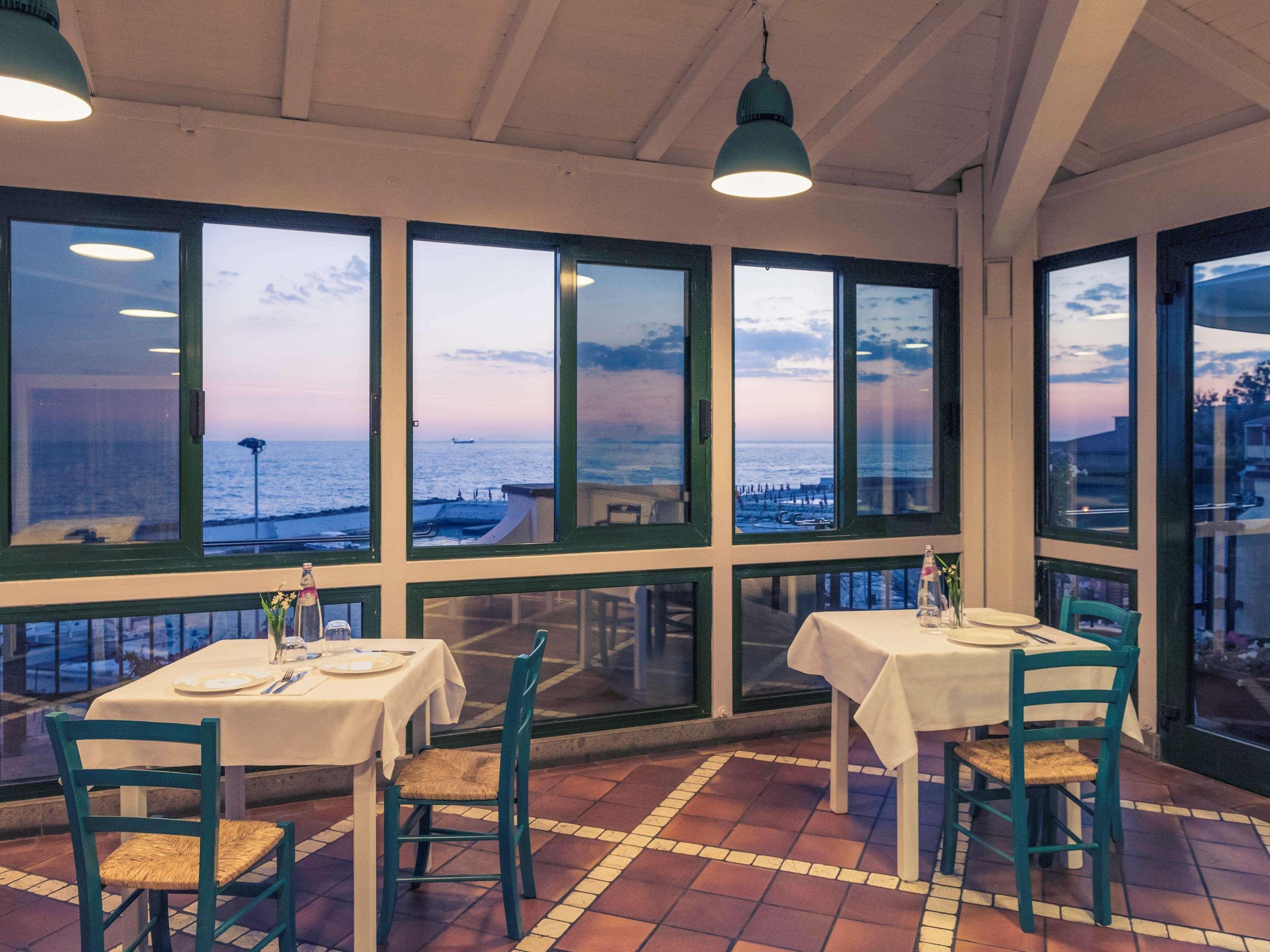 Sunbay Park Hotel Civitavecchia Kültér fotó