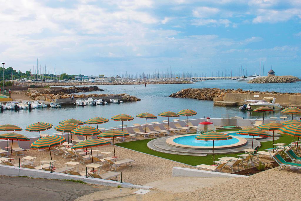 Sunbay Park Hotel Civitavecchia Kültér fotó