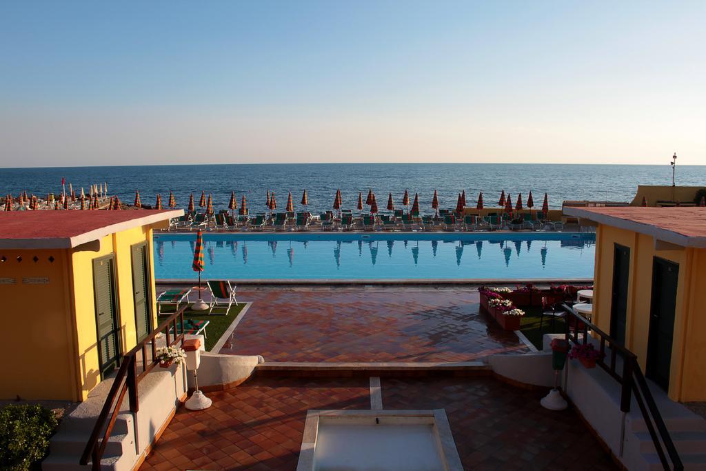 Sunbay Park Hotel Civitavecchia Kültér fotó