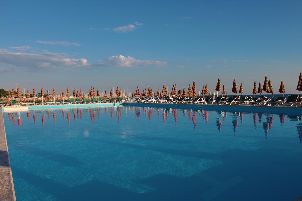 Sunbay Park Hotel Civitavecchia Kültér fotó