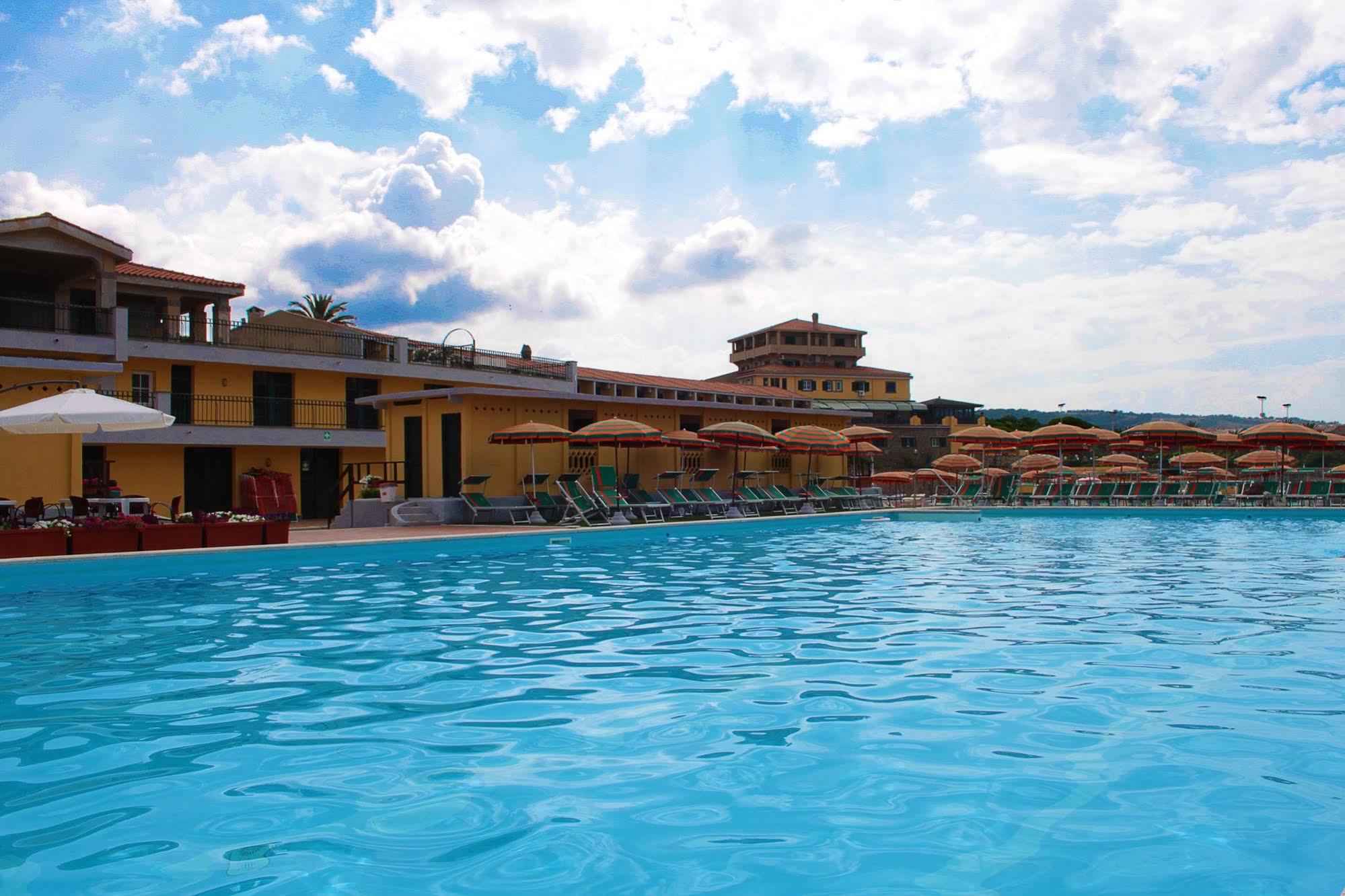 Sunbay Park Hotel Civitavecchia Kültér fotó